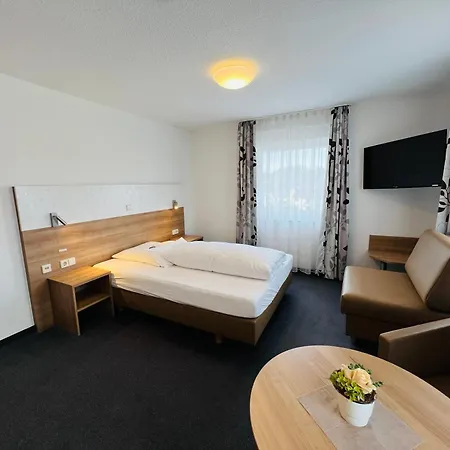 Hotel Hirt Deisslingen Exterior photo